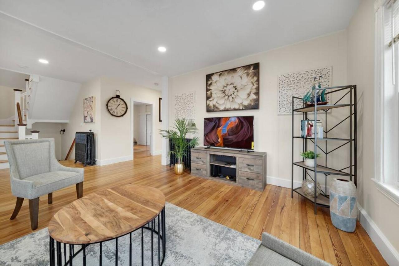 5Br 2Bh Bright & Spacious Apt In Brighton Boston Exteriér fotografie