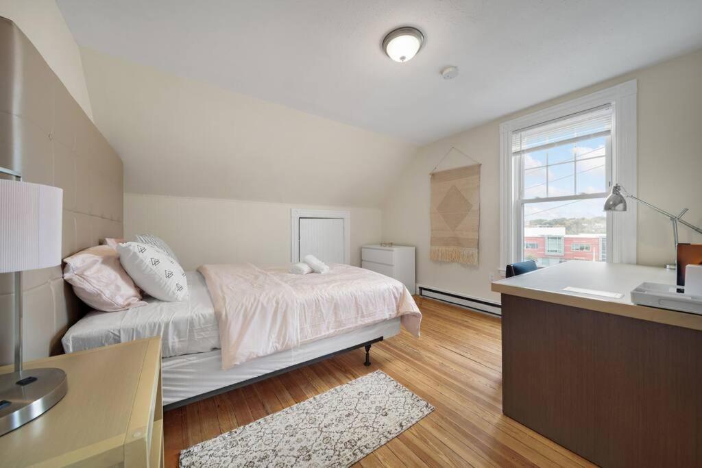 5Br 2Bh Bright & Spacious Apt In Brighton Boston Exteriér fotografie