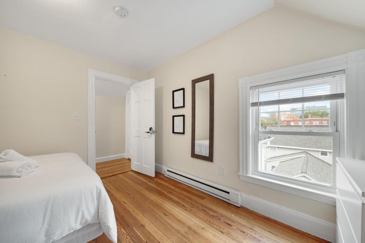 5Br 2Bh Bright & Spacious Apt In Brighton Boston Exteriér fotografie